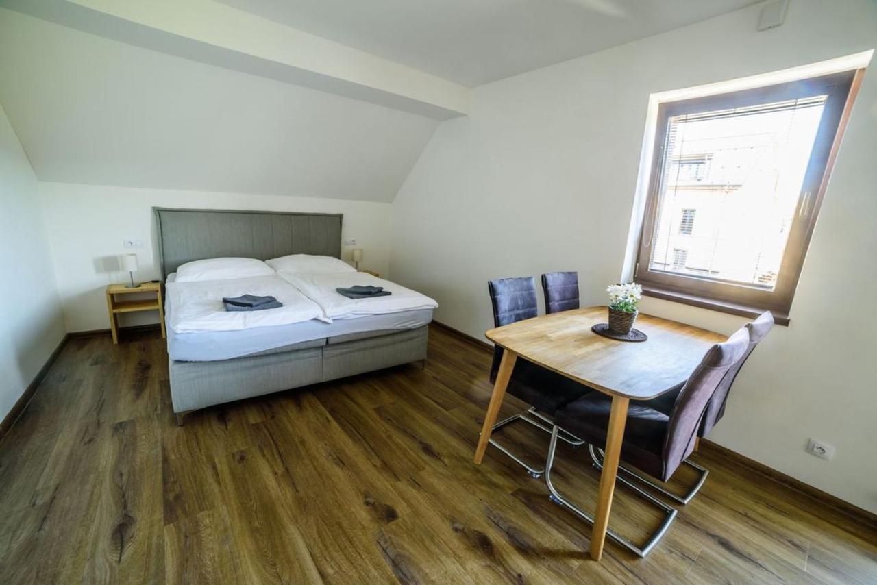 Apartmany Faustin クヴィルダ 部屋 写真
